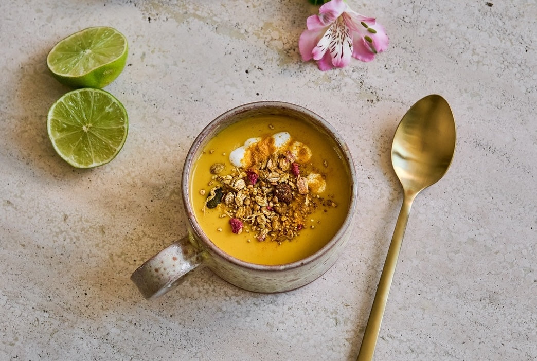 Ingwer-Kürbissuppe mit Orange & Beerenmut