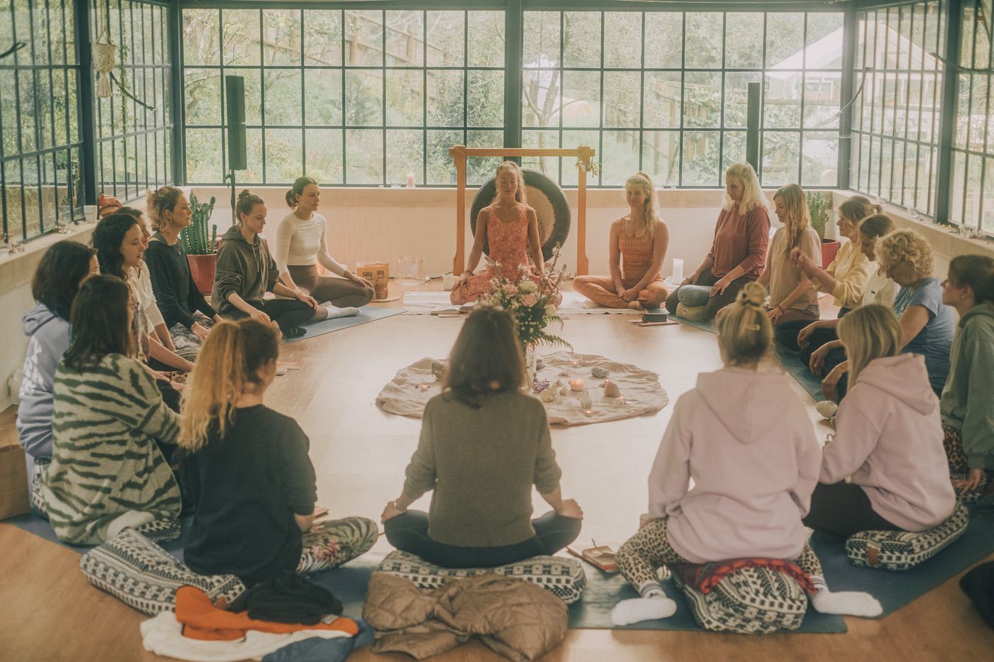 Hatha/Tantra Yoga Lehrer Ausbildung, inkl. Intensiv-Workshops, Persönlichkeitsentwicklung 150hr