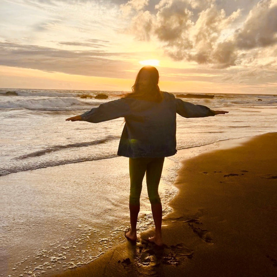 ayurveda_buch_ayurevda_dosha_lara_schaeffer_sonnenuntergang_starnd_meer_freiheit